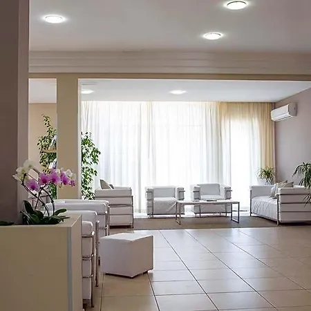 Hotel Holiday
