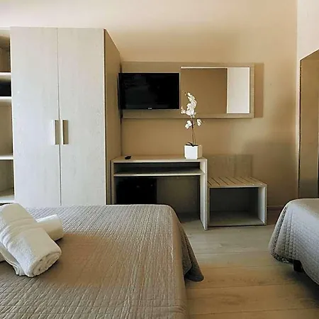 Hotel Holiday