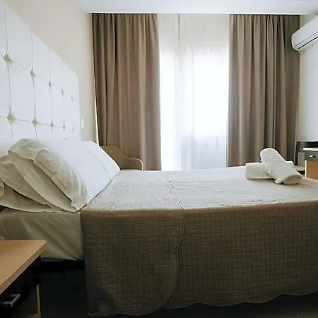 Hotell Hotel Holiday Vasto